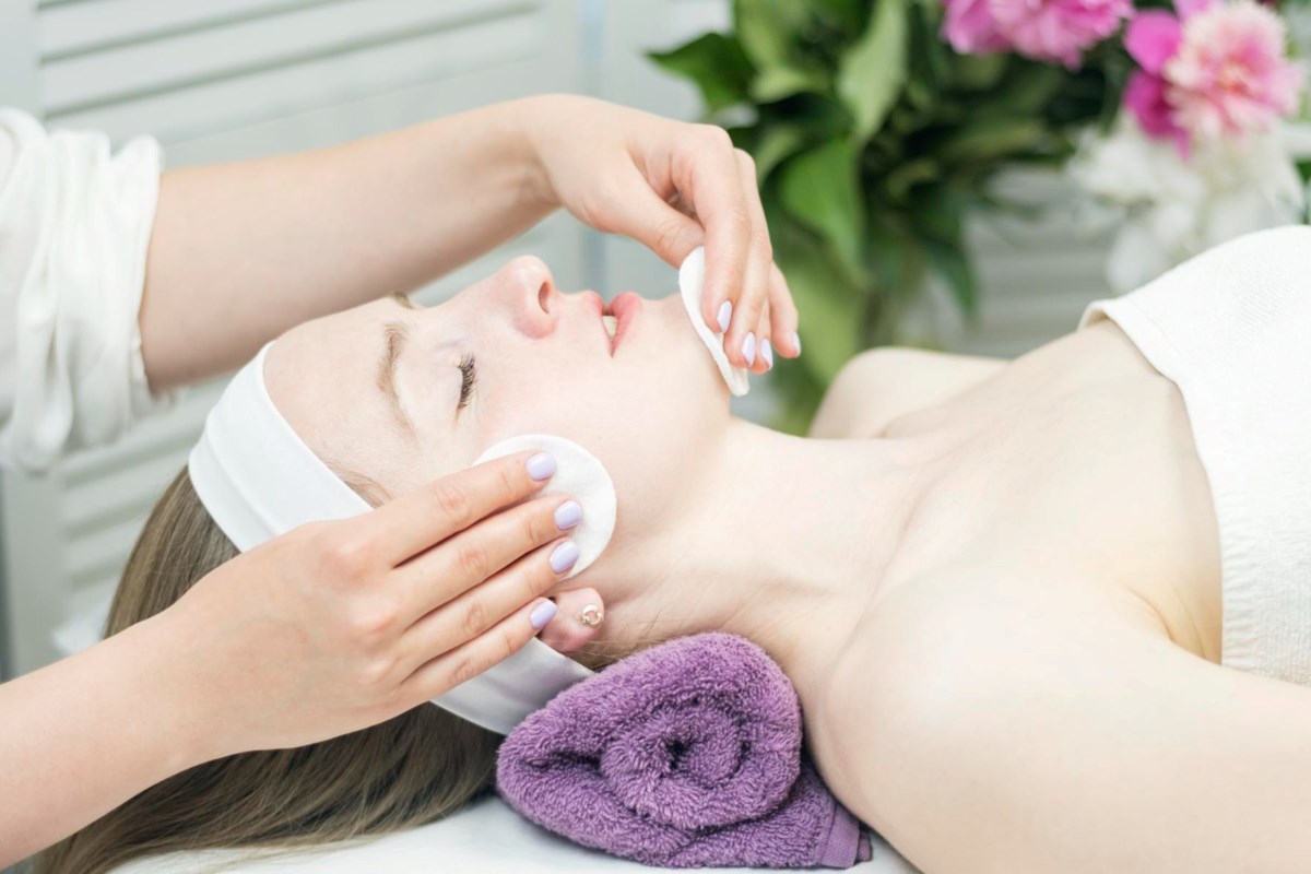 Naturalne kosmetyki do oczyszczania twarzy i tonizowania skóry